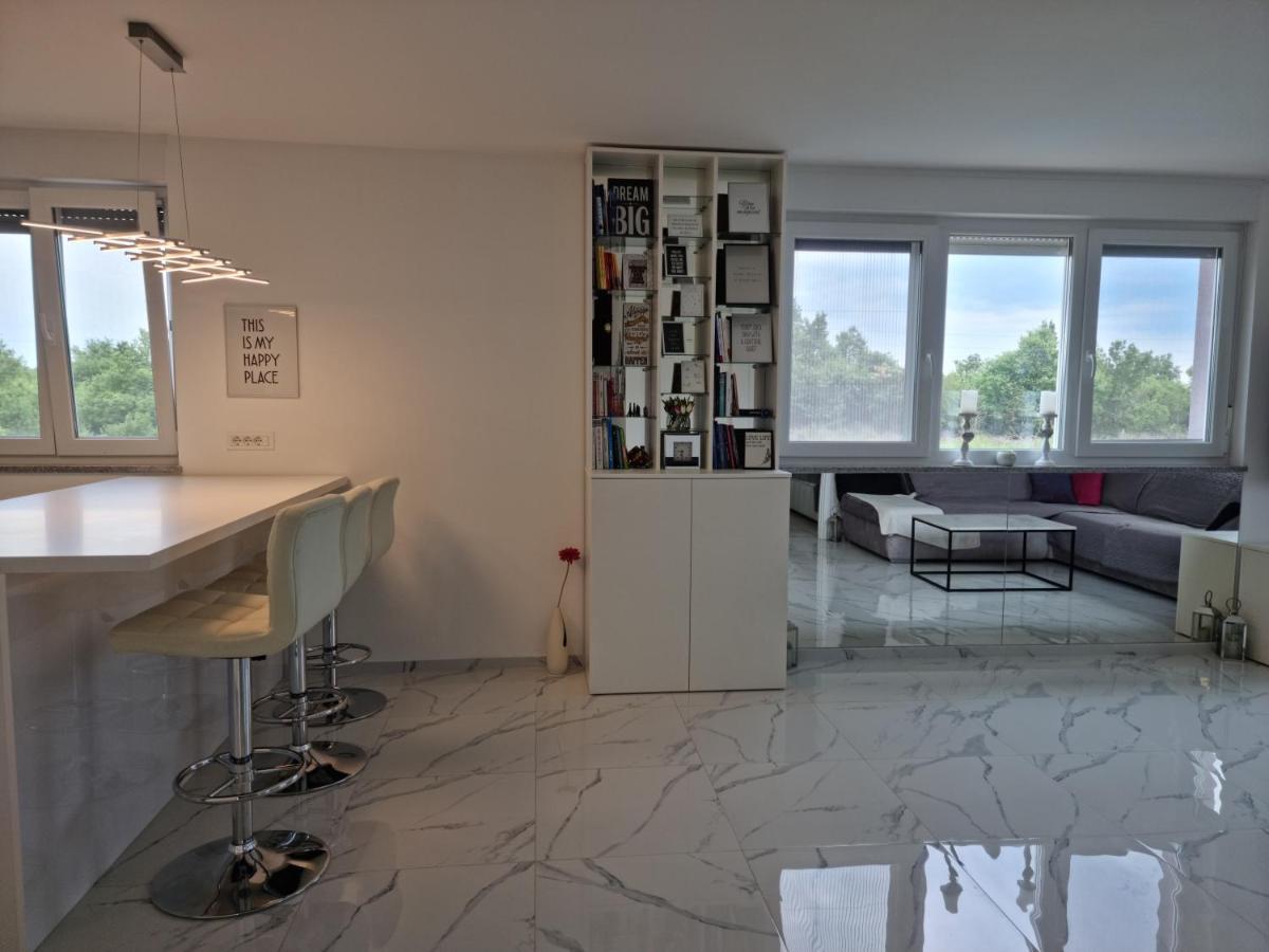 Luxury Apartment Умаг Екстер'єр фото